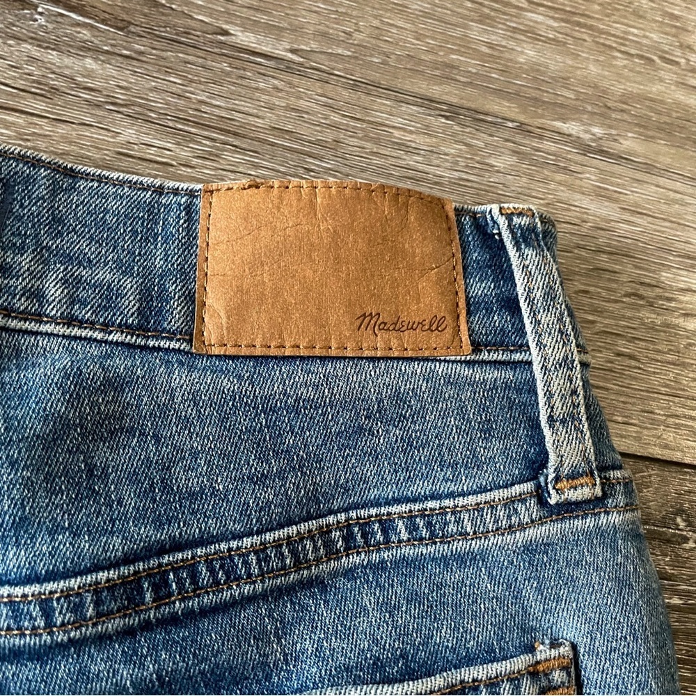 Madewell The Mid-Rise Perfect Vintage Jeans Size 25 Color: Knowland Wash - Picture 9 of 11